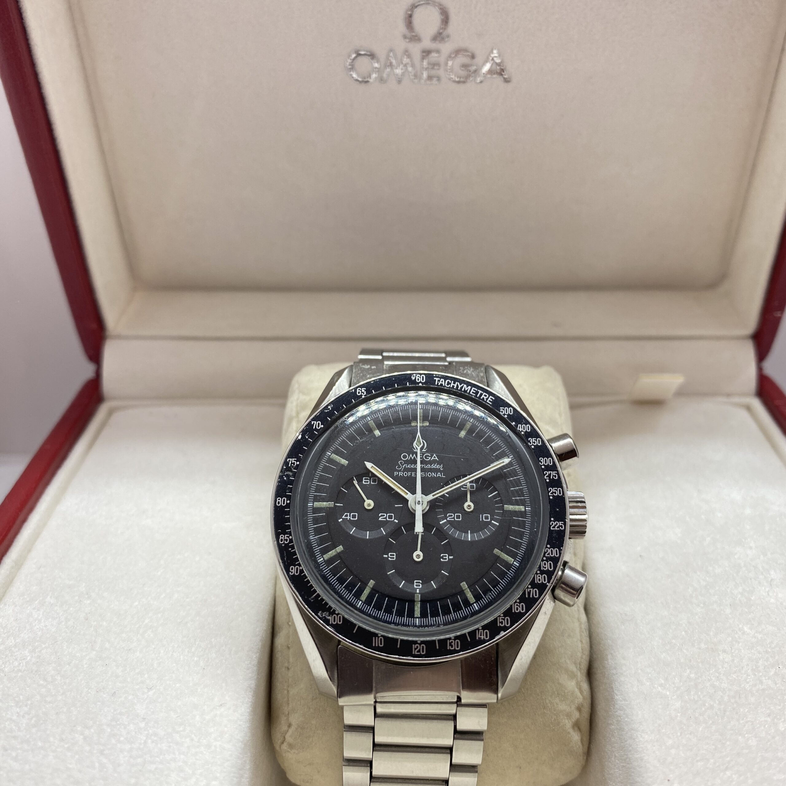 Omega Speedmaster acciaio referenza 145.0.22 del 1972. Scatola Omega più estratto d'archivio Omega.